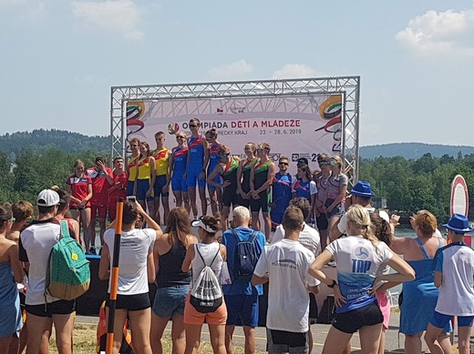 triatlon stafet stupně.jpg